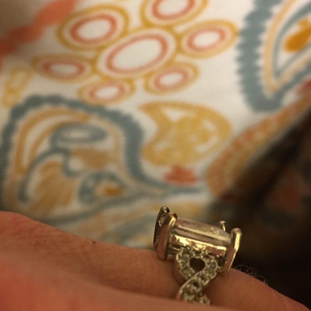 Beautiful ring! - Picture 3 of 7